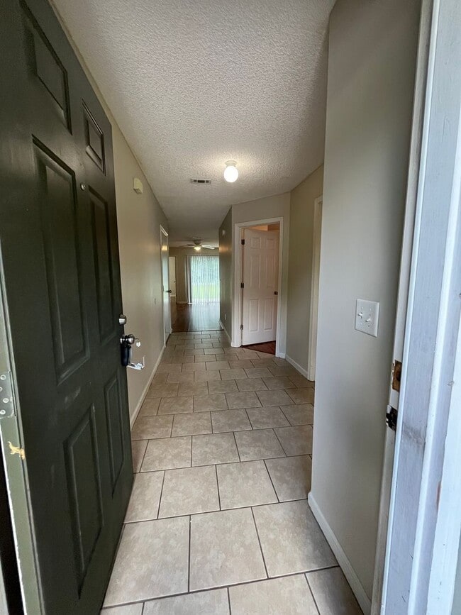 Photo - 15 Talbot Ct Unit 1