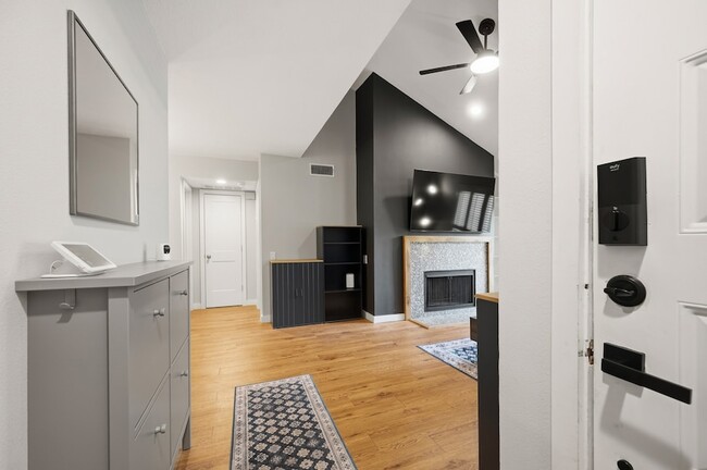 Photo - 1860 White Oak Dr Unit 242