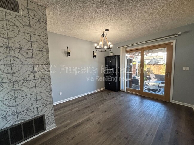 Photo - 1252 Marionola Way