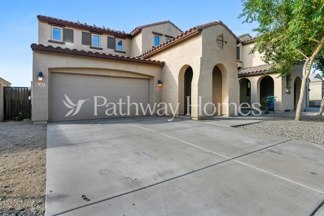 Photo - 2451 W Parkway Dr