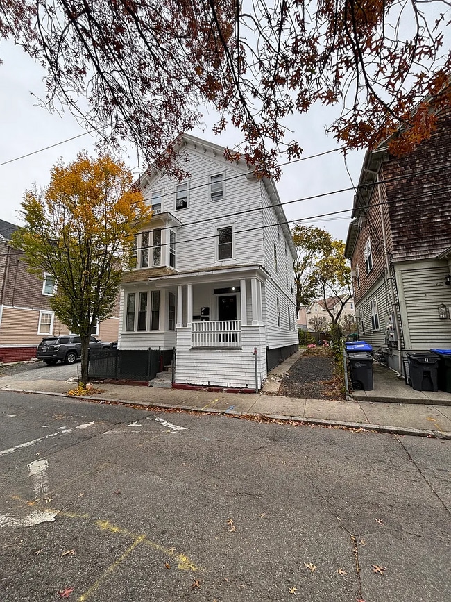 Building Photo - 77 Pekin St Unit 77 Pekin Street  2