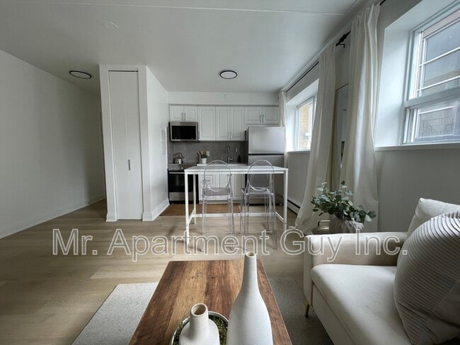 Photo - 1284 Fennell Ave E Unit Suite 6