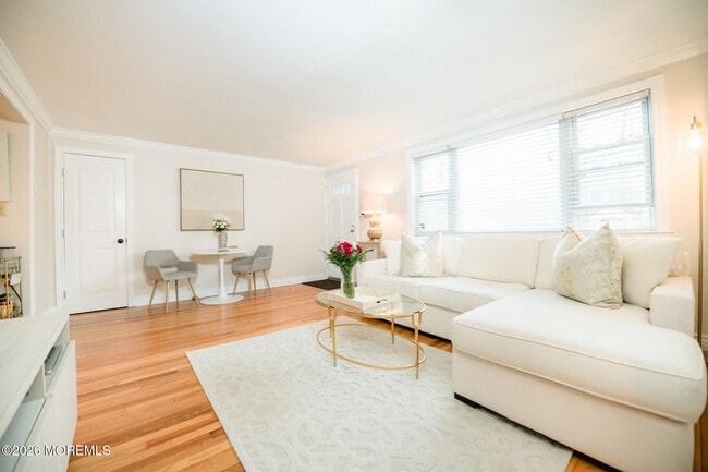 Photo - 165 Manor Dr