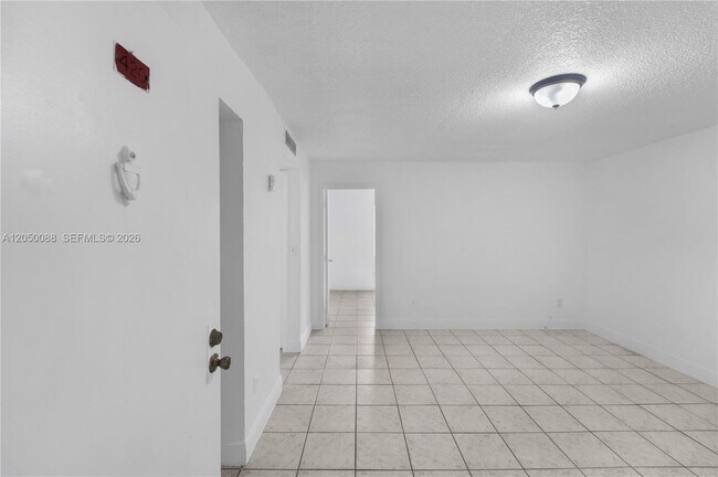 1305 W 53rd St Unit 420