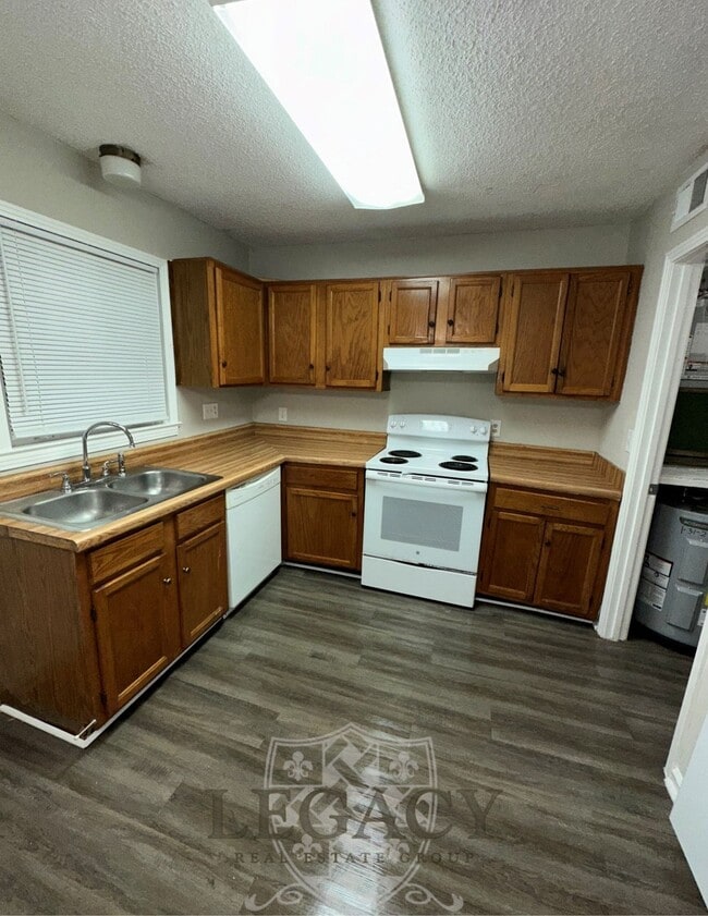 Photo - 748 Holder Dr