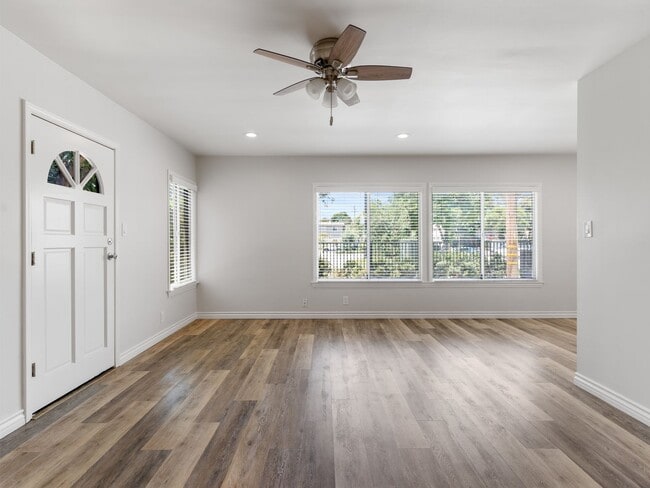 Photo - 1340 W Parade St Unidad 01