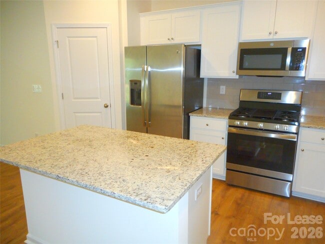 Photo - 2837 Aubrey St
