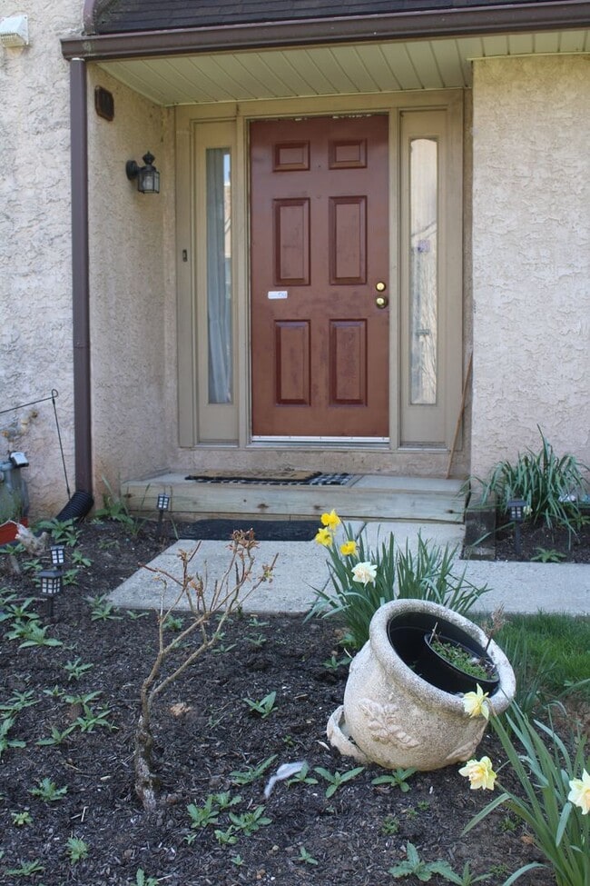 Photo - 3BR - WOODED VIEWS • FINISHED BASEMENT • BONUS LOFT • TE SCHOOL DISTRICT