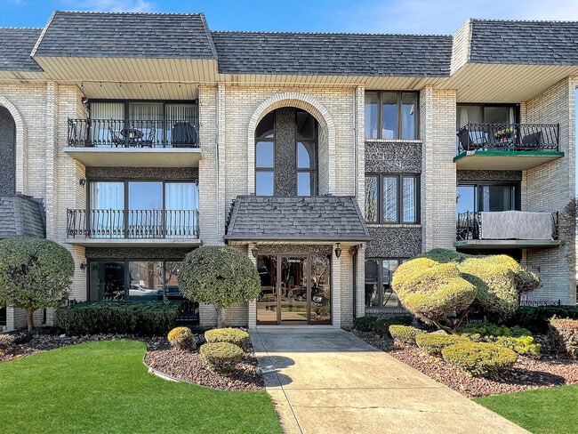 Building Photo - 10702 Keating Ave Unit 1S