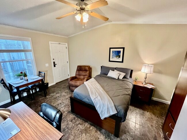 Freeport Studios - Freeport Studios Apartments