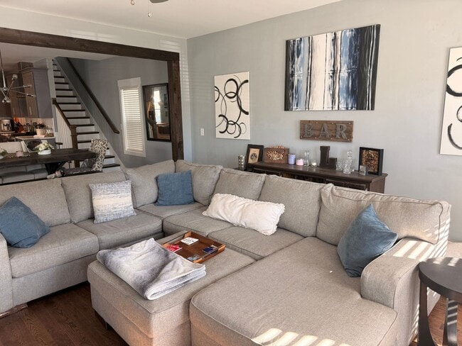 Photo - Beautiful rental in great location!