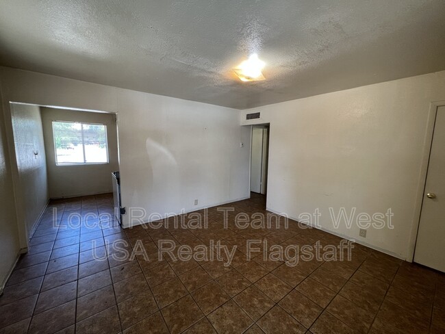 Photo - 117 E Ellery Ave Unit Apt 1