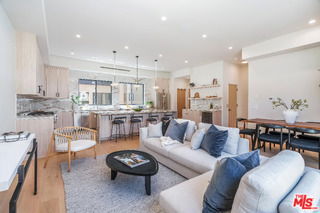 Photo - 1859 Barry Ave