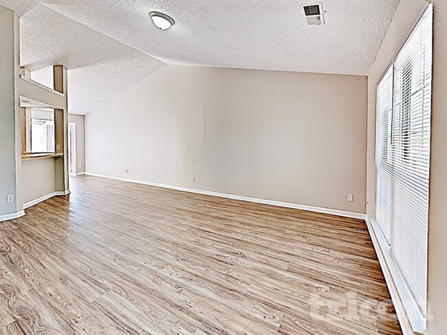 Photo - 3041 Old House Cir