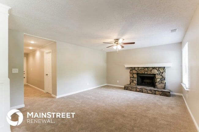 Photo - 6834 Springwood Dr