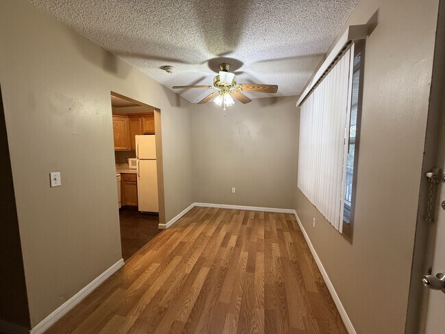 Photo - 4800 Rilma Ave