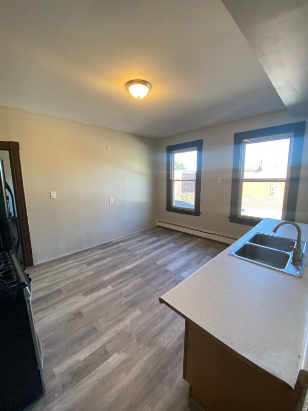 Photo - 844-850-850 Park St Unit 4W