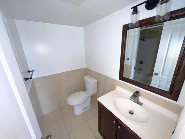 Photo - 3700 N Pine Island Rd Unit 408