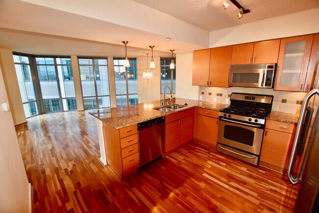Beautiful Downtown 2 Bedroom Condo - Spaci... - Beautiful Downtown 2 Bedroom Condo - Spaci... Unit 2607