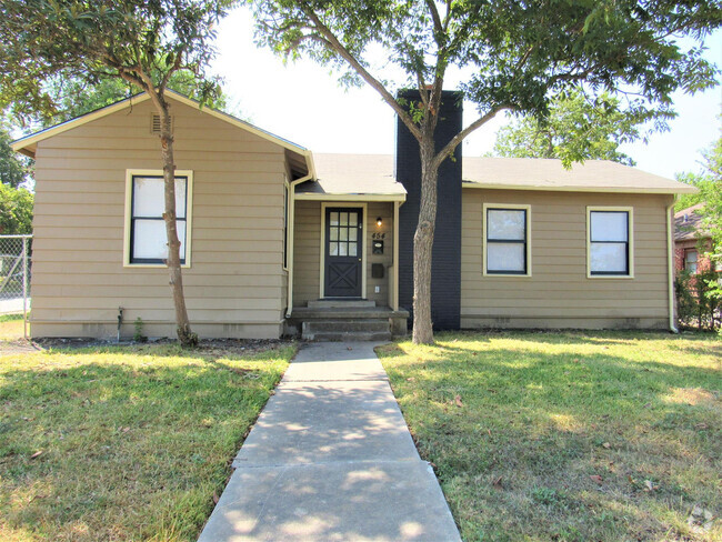 Building Photo - HIGHLAND PARK 3-BEDROOM Rental