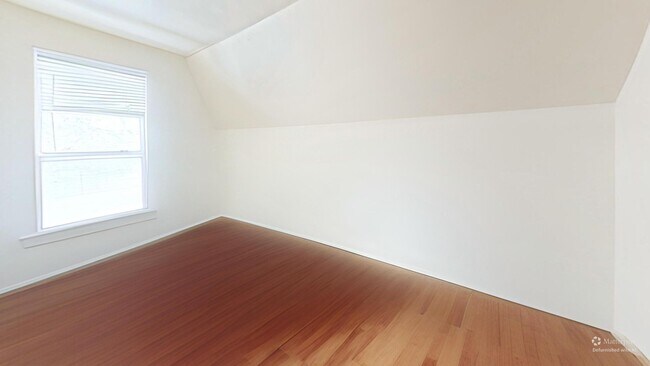10 Walnut St