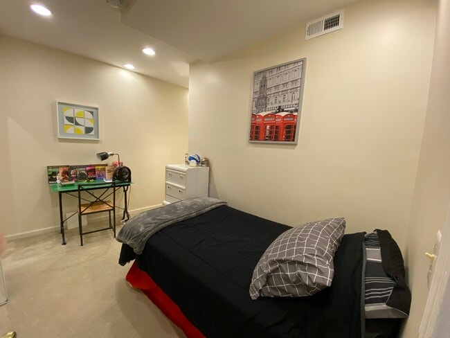 Photo - 5102 Warren Plz NW Unit 3