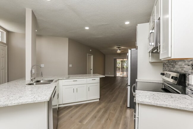 Photo - 7952 Soft Pine Cir