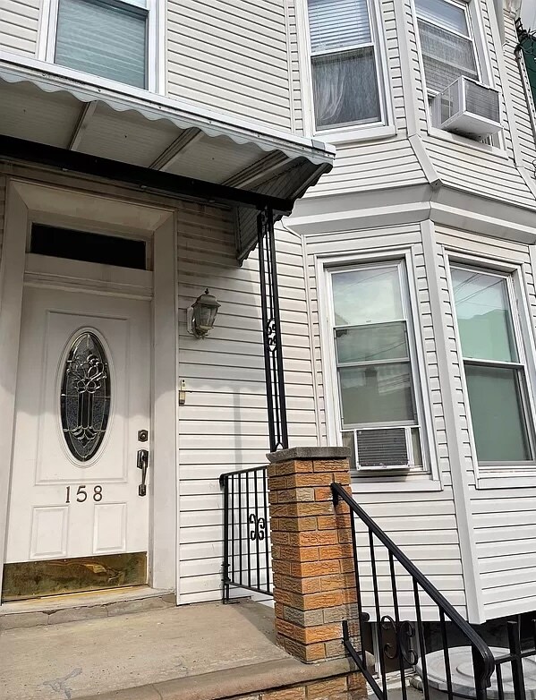 Building Photo - 158 Hopkins Ave Unit First Floor Rental