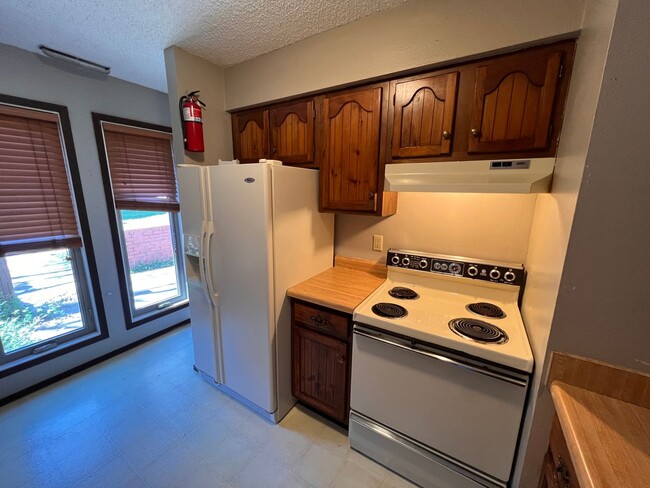 2 Bed/1.5 Bath - Washer and Dryer in home! - 2 Bed/1.5 Bath - Washer and Dryer in home!