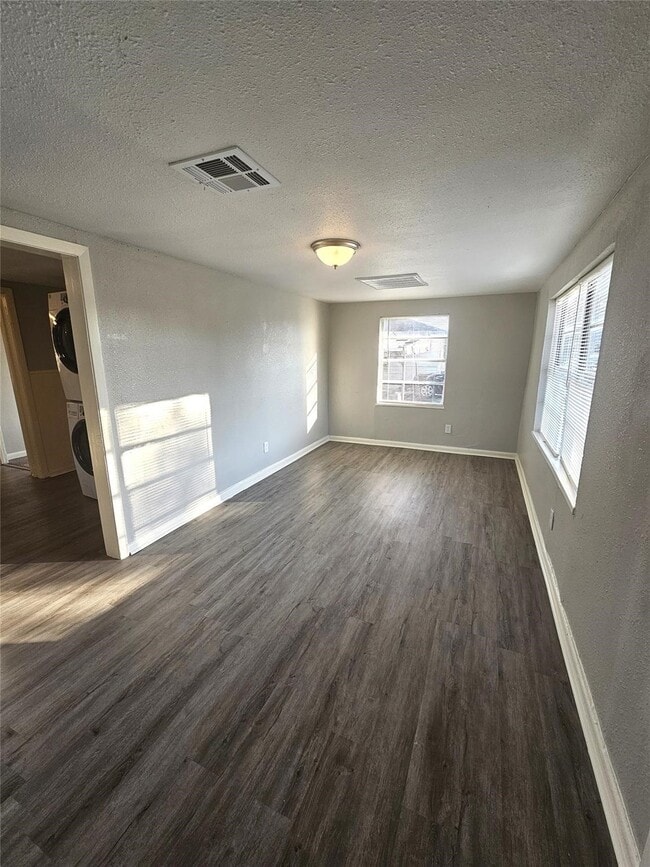 Photo - 2919 Letulle Ave