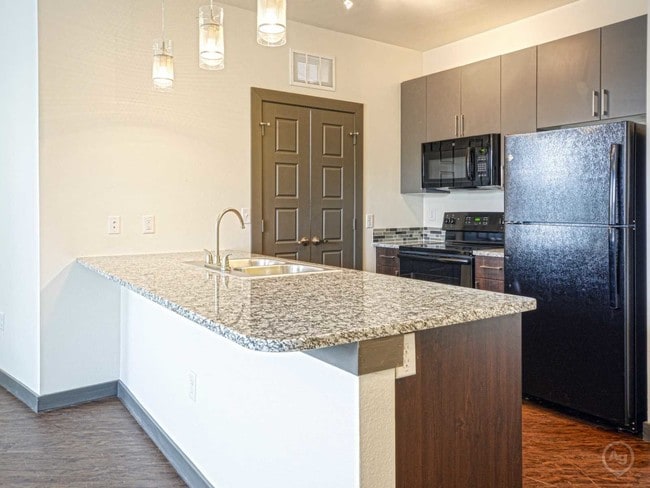 SEVEN TWELVE LOFTS