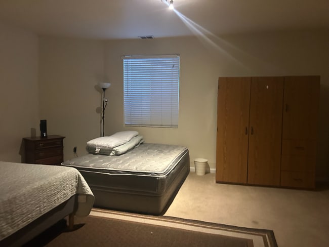 Photo - 5335 Malta St