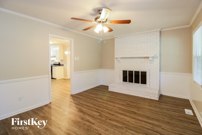 Photo - 625 Scott Dr