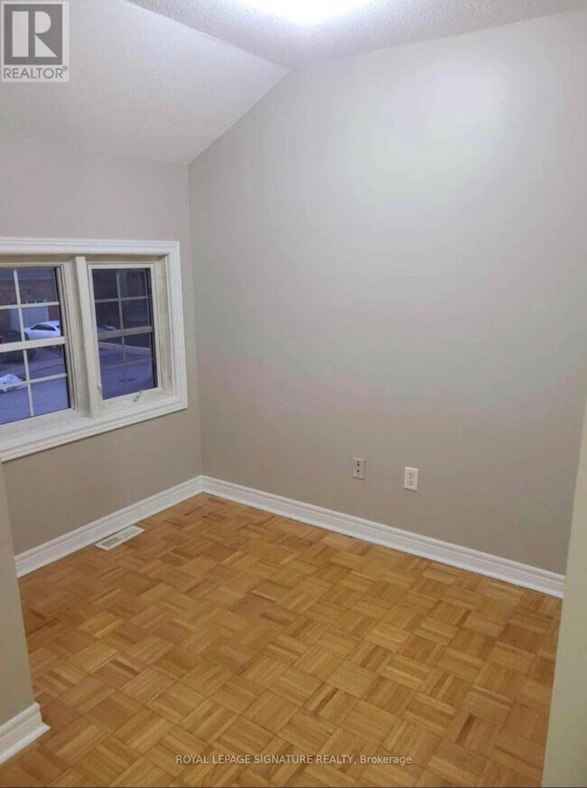 Photo - 25 Silent Pond Crescent