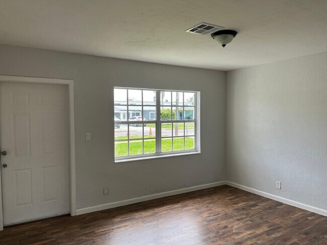 Photo - 1327 SW 22nd Ave