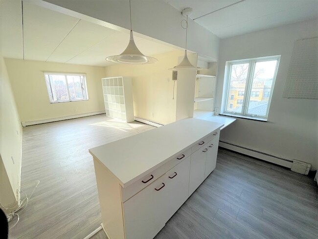 Building Photo - 284 Harvard St Unit 64 Rental