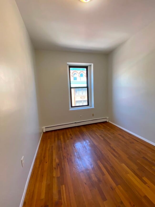 Photo - 20 N Broadway Unit 3D