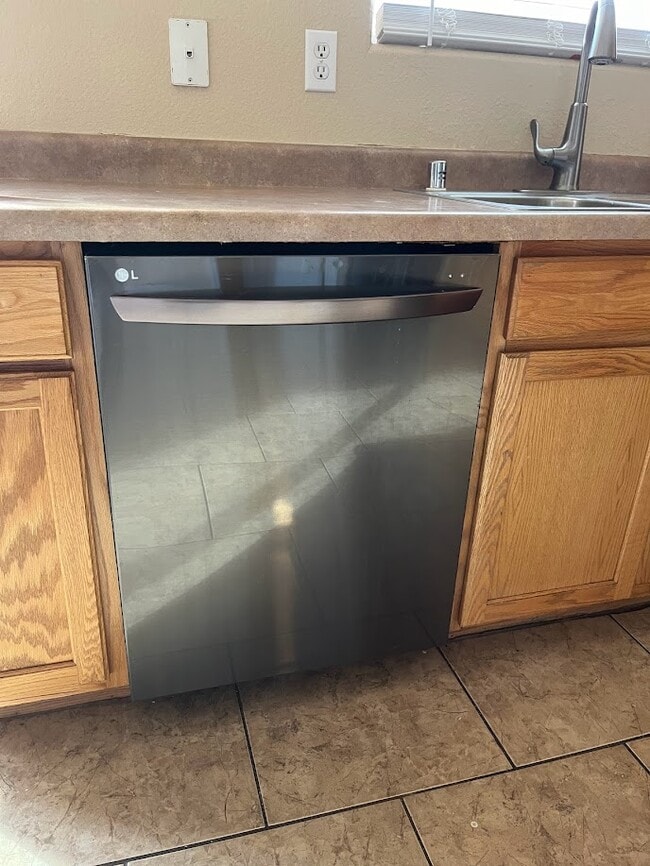 Dishwasher - 2115 Hermosa Creek Dr SW
