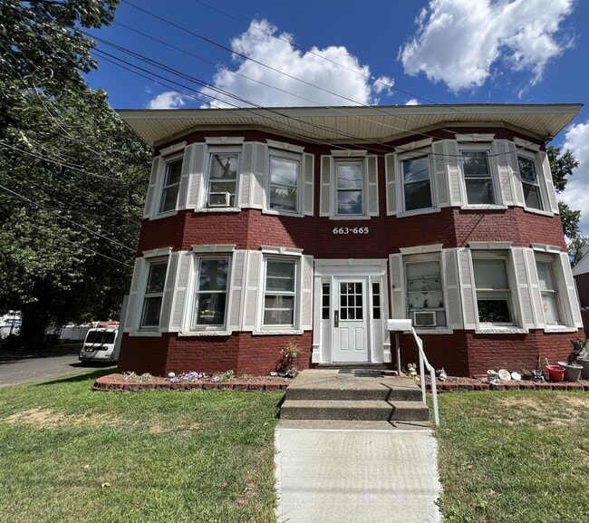 Building Photo - 663 Naugatuck Ave Unit 3