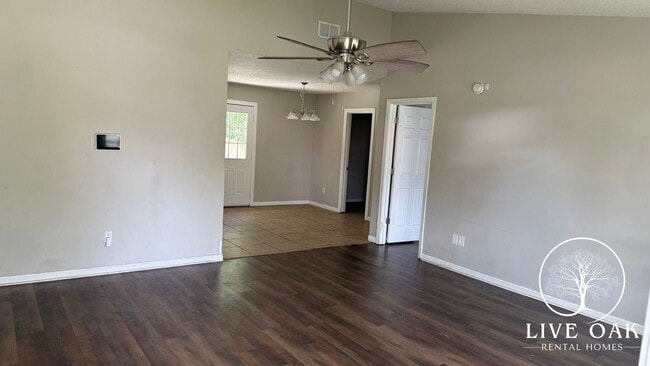 Photo - MOVE-IN SPECIAL: $500 OFF 1st MONTH'S RENT!**