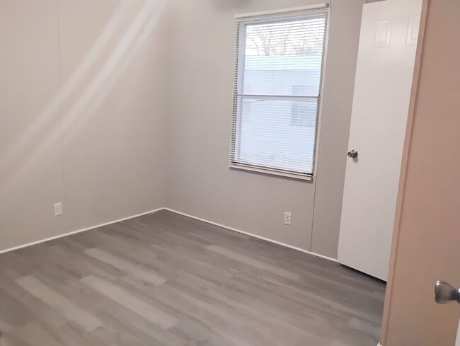 Photo - 110 N Michigan St