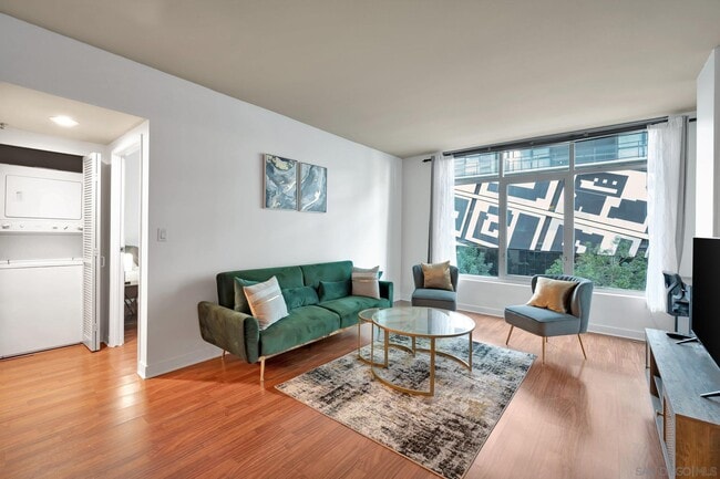 Photo - 425 W Beech St Unit 308