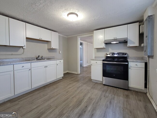 Photo - 238 W Oak St
