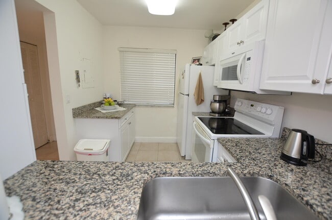 Photo - 6649 Somerset Dr Unit 102