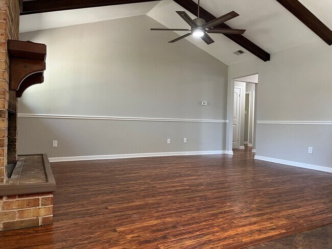 Photo - Great 3/2, Perfect Location