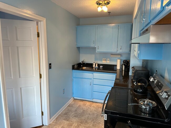 Photo - 90 Fleet St Unit 5-1 McIntosh Condo's