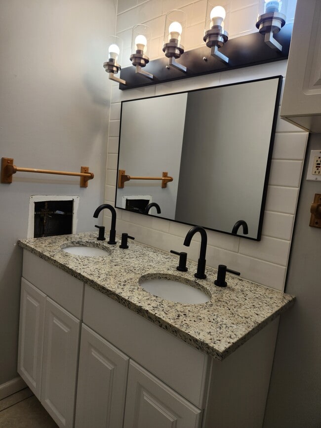 Photo - 112 Electric Ave Unit #4