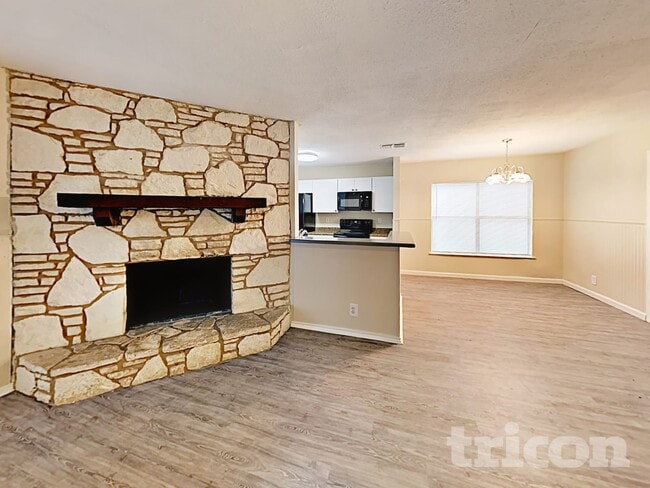 Photo - 827 Thornedike Dr