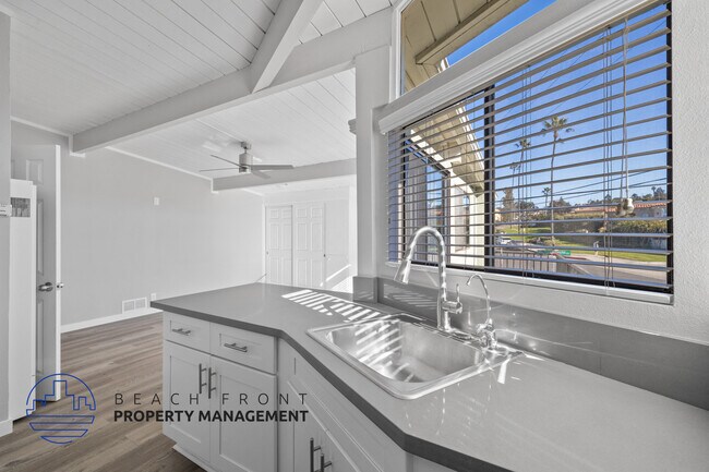 Photo - 115-125 Via Riviera & 1...