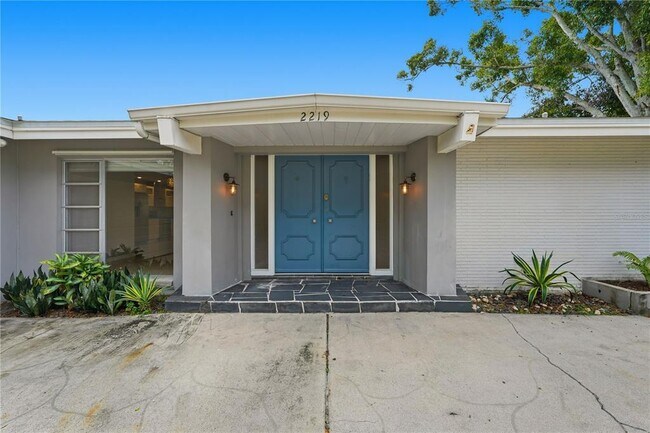 Photo - 2219 St Charles Dr